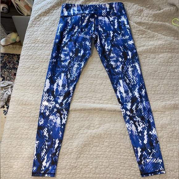 ALO LEGGINGS - Picture 4 of 4